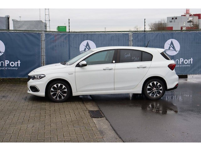 Personenauto fiat tipo benzine 95pk 2019 (marge) - afbeelding 1 van  1