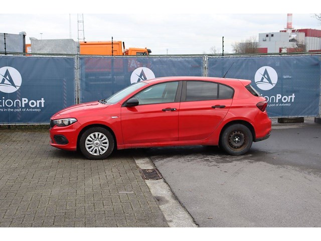 Personenauto fiat tipo benzine 95pk 2019 (marge) - afbeelding 1 van  1