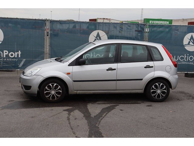 Personenauto ford fiesta benzine 70pk 2004 - afbeelding 1 van  1