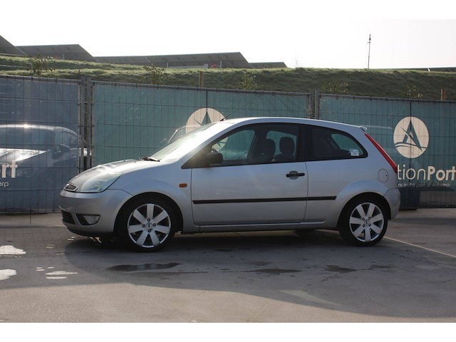 Personenauto ford fiesta benzine - afbeelding 1 van  1