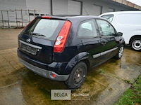 Personenauto ford fiesta - afbeelding 7 van  11