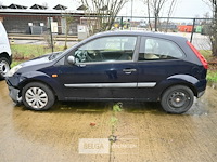 Personenauto ford fiesta - afbeelding 10 van  11