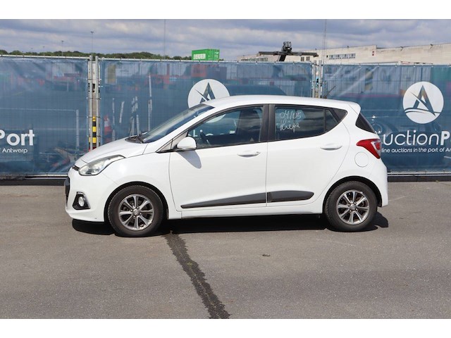 Personenauto hyundai i10 benzine 66pk 2014 (marge) - afbeelding 1 van  1