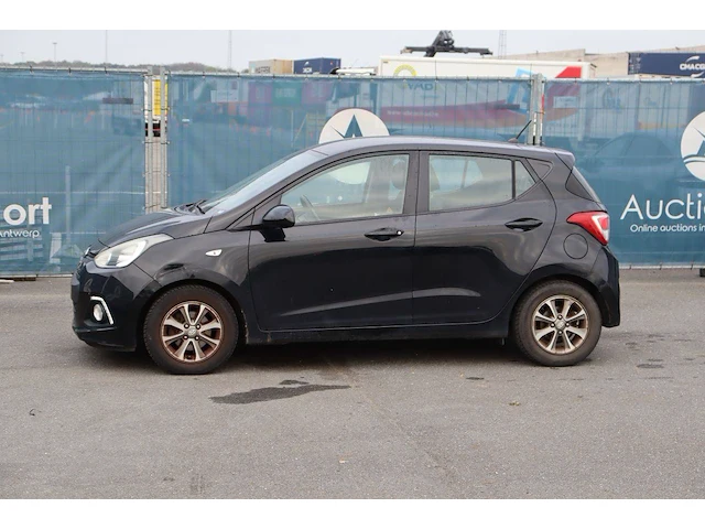 Personenauto hyundai i10 benzine 66pk 2015 (marge) - afbeelding 1 van  1