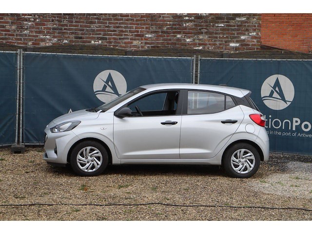 Personenauto hyundai i10 benzine 67pk 2023 (marge) - afbeelding 1 van  1