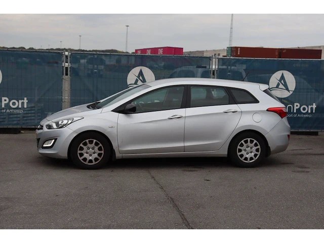 Personenauto hyundai i30 benzine 100pk 2013 (marge) - afbeelding 1 van  1