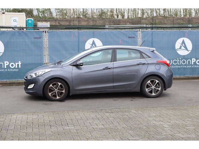 Personenauto hyundai i30 benzine 100pk 2016 (marge) - afbeelding 1 van  1