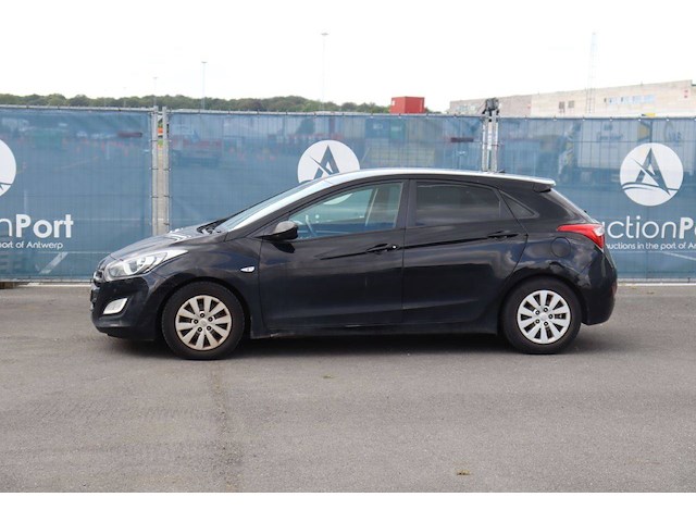 Personenauto hyundai i30 benzine 100pk 2016 (marge) - afbeelding 1 van  1