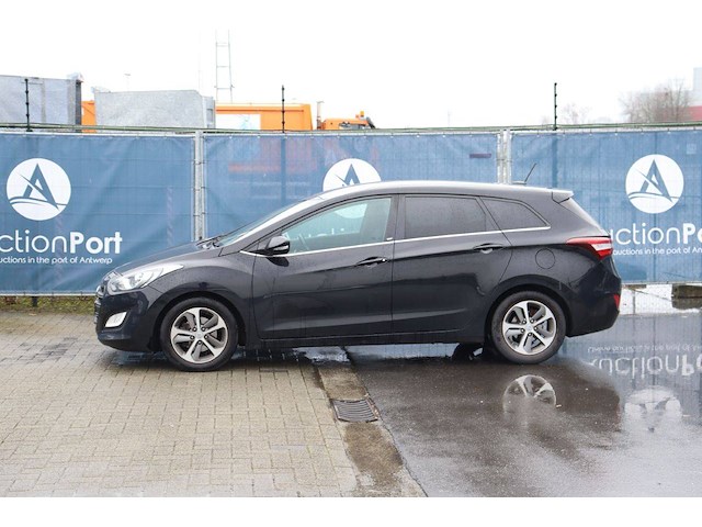 Personenauto hyundai i30 benzine 100pk 2017 (marge) - afbeelding 1 van  1