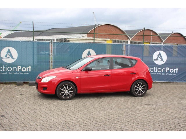 Personenauto hyundai i30 benzine 108pk 2008 - afbeelding 1 van  1
