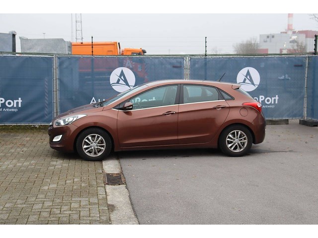 Personenauto hyundai i30 benzine 109pk 2012 (marge) - afbeelding 1 van  1
