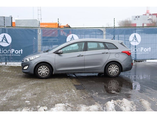 Personenauto hyundai i30 benzine 115pk 2013 (marge) - afbeelding 1 van  1