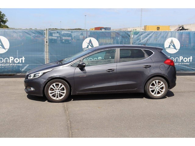 Personenauto kia cee'd benzine 100pk 2015 (marge) - afbeelding 1 van  1