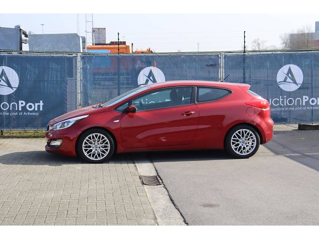 Personenauto kia ceed diesel 110pk 2013 (marge) - afbeelding 1 van  1
