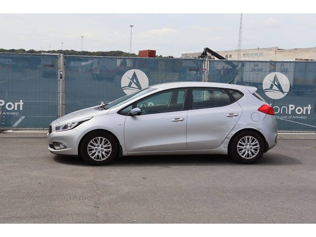 Personenauto kia ceed diesel 128pk 2013 (marge) - afbeelding 1 van  1