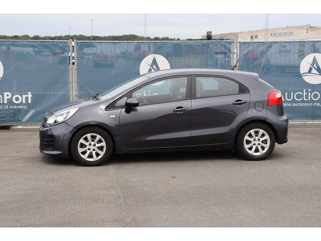 Personenauto kia rio benzine 84pk 2016 (marge) - afbeelding 1 van  1