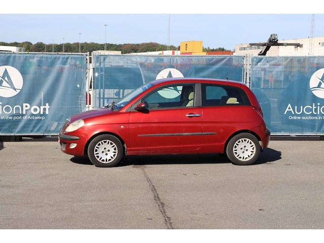 Personenauto lancia ypsilon benzine 60pk 2003 (marge) - afbeelding 1 van  1