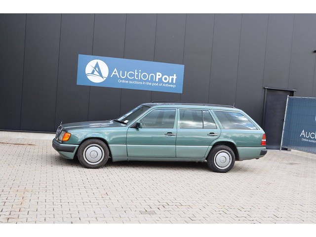 Personenauto mercedes-benz 250 diesel 94pk 1993 (marge) - afbeelding 1 van  1