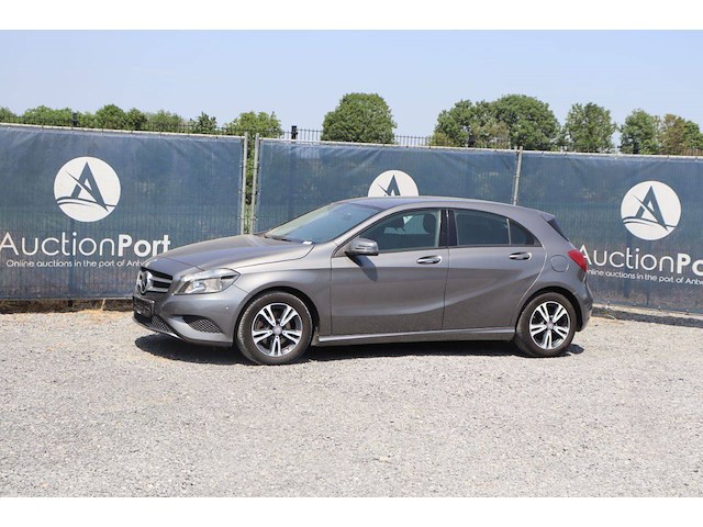 Personenauto mercedes-benz a180 benzine 123pk 2015 - afbeelding 1 van  1