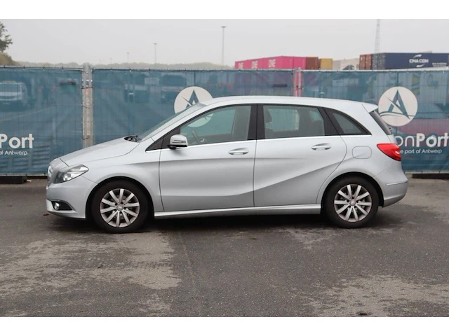Personenauto mercedes-benz b 180 benzine 122pk 2014 (marge) - afbeelding 1 van  1