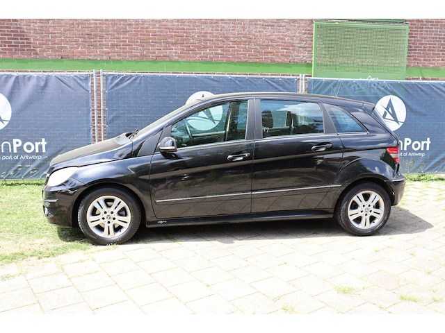 Personenauto mercedes-benz b 180 cdi diesel 109pk 2010 - afbeelding 1 van  1