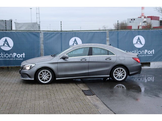 Personenauto mercedes-benz cla benzine 122pk 2017 (marge) - afbeelding 1 van  1