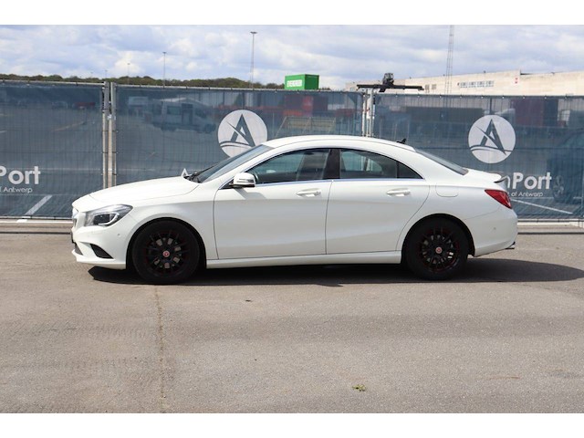 Personenauto mercedes-benz cla180 benzine 122pk 2014 (marge) - afbeelding 1 van  1