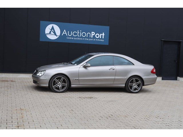 Personenauto mercedes-benz clk270 diesel 163pk 2004 (marge) - afbeelding 1 van  1