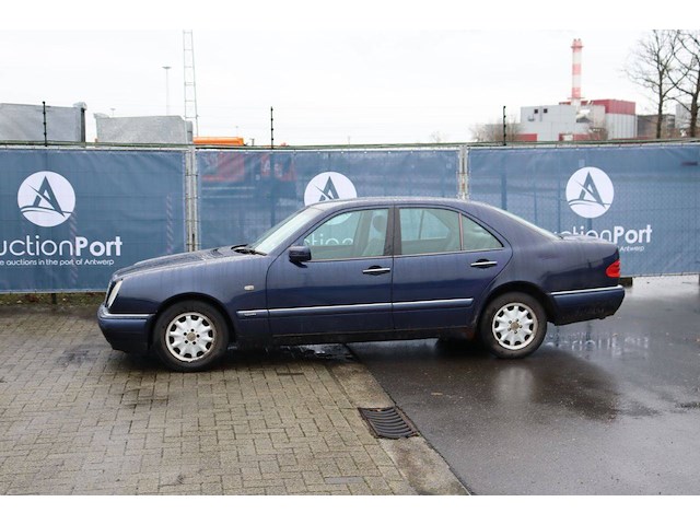 Personenauto mercedes-benz e220 cdi diesel 136pk 1999 (marge) - afbeelding 1 van  1