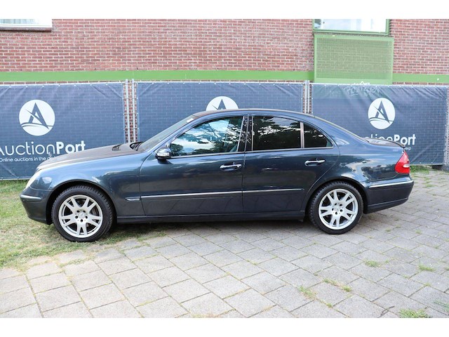 Personenauto mercedes-benz e320 benzine 225pk 2003 - afbeelding 1 van  1