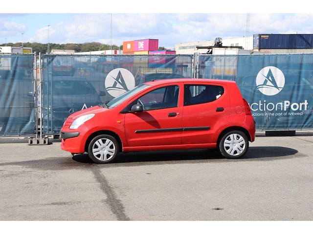 Personenauto nissan pixo benzine 68pk 2010 (marge) - afbeelding 1 van  1