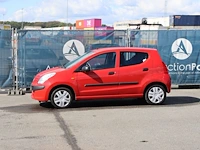 Personenauto nissan pixo benzine 68pk 2010 (marge)