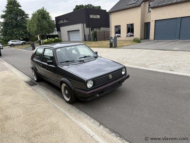 Personenauto oldtimer - afbeelding 1 van  12