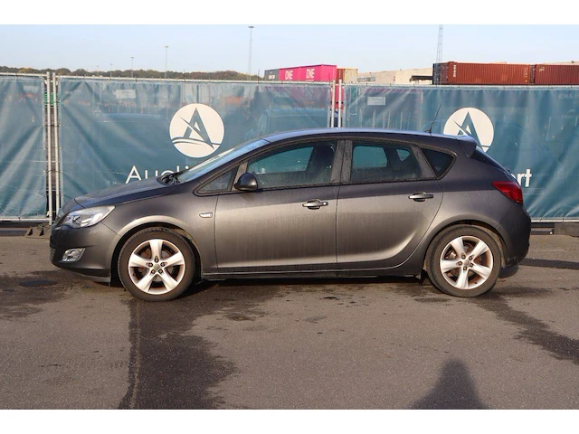 Personenauto opel astra benzine 100pk 2011 (marge) - afbeelding 1 van  1