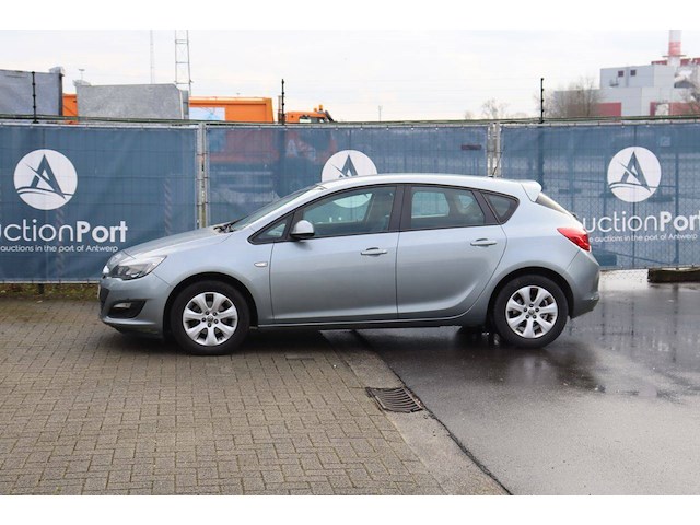 Personenauto opel astra benzine 100pk 2014 (marge) - afbeelding 1 van  1