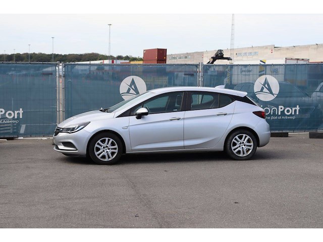 Personenauto opel astra benzine 105pk 2017 (marge) - afbeelding 1 van  1