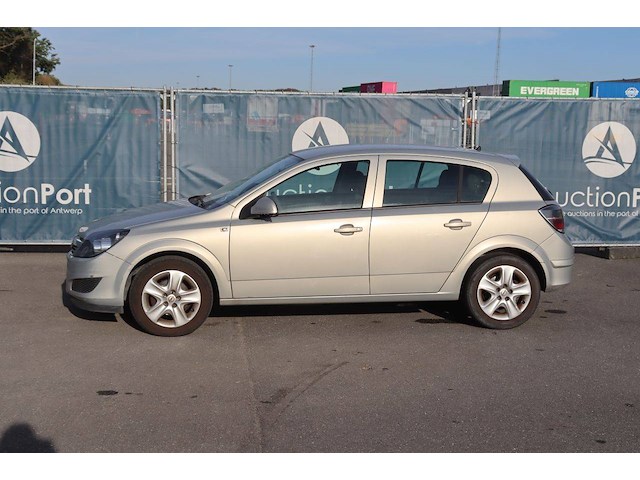 Personenauto opel astra benzine 115pk 2011 (marge) - afbeelding 1 van  1