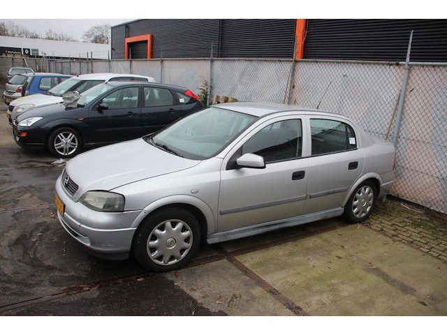 Personenauto opel astra benzine 75pk 1999 - afbeelding 1 van  1