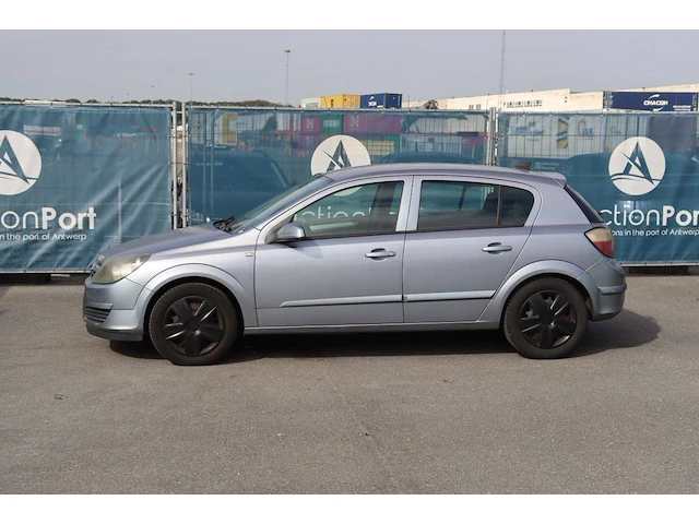 Personenauto opel astra diesel 100pk 2005 (marge) - afbeelding 1 van  1