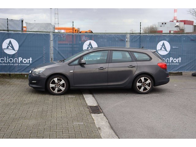 Personenauto opel astra diesel 110pk 2012 (marge) - afbeelding 1 van  1