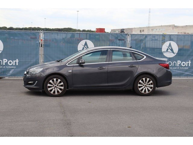 Personenauto opel astra diesel 110pk 2015 (marge) - afbeelding 1 van  1