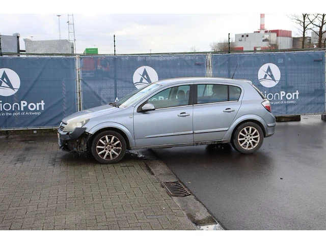 Personenauto opel astra diesel 70pk 2004 (marge) - afbeelding 1 van  1