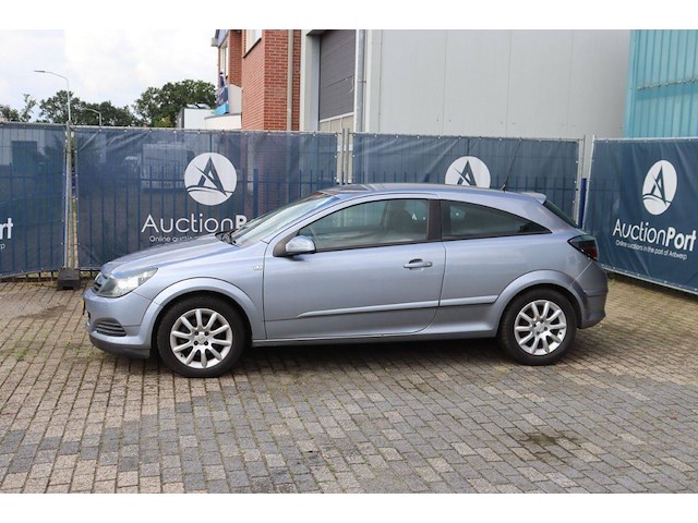 Personenauto opel astra gtc benzine 105pk 2005 - afbeelding 1 van  1