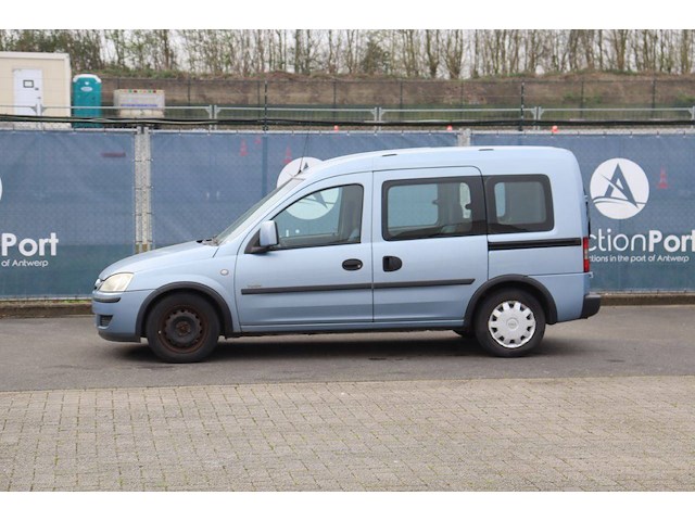 Personenauto opel combo diesel 100pk 2004 (marge) - afbeelding 1 van  1