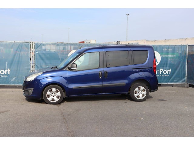 Personenauto opel combo tour diesel 105pk 2015 (marge) - afbeelding 1 van  1