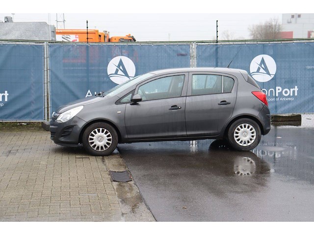 Personenauto opel corsa 65pk 2013 (marge) - afbeelding 1 van  1