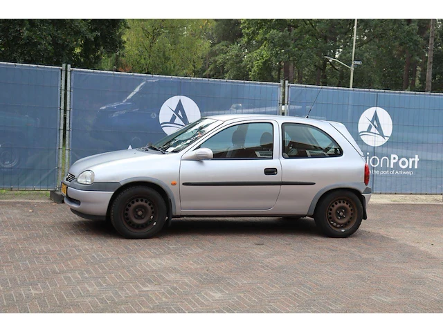 Personenauto opel corsa-b benzine 65pk 2000 (marge) - afbeelding 1 van  1