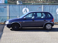 Personenauto opel corsa benzine 60pk 2003 (marge)