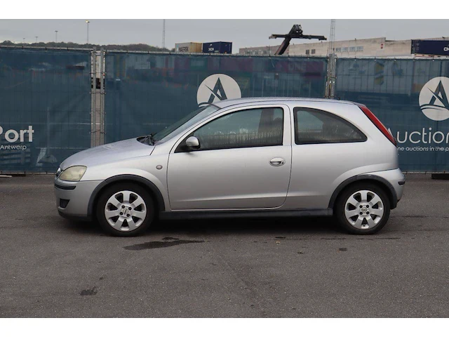 Personenauto opel corsa benzine 60pk 2004 (marge) - afbeelding 1 van  1