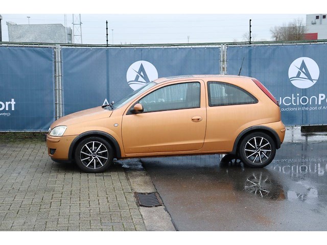 Personenauto opel corsa benzine 60pk 2005 (marge) - afbeelding 1 van  1